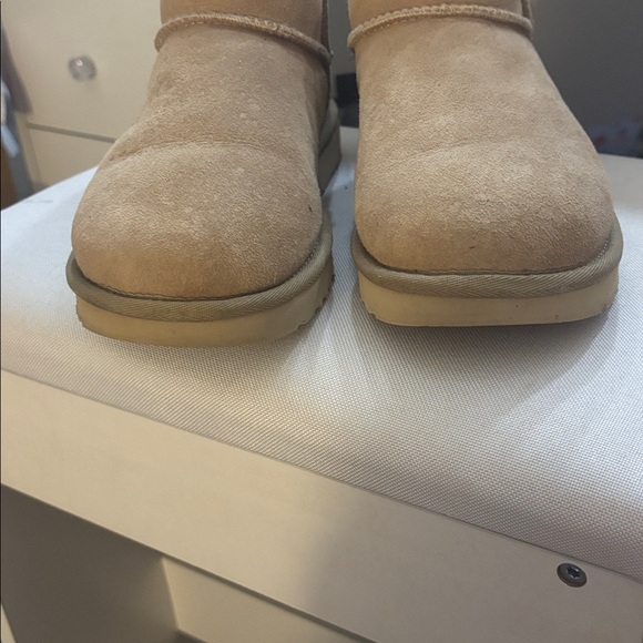 Mini UGGS - Picture 9 of 9